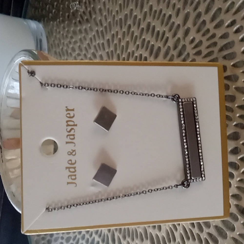 Jade & Jasper matching earrings with matching necklace